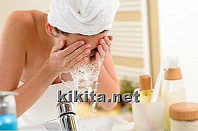 8 Saving Face Tips pour laver votre visage